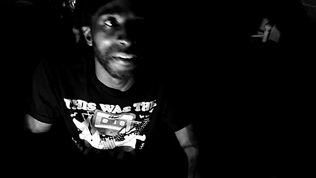Snapshot of razzynolight chatting on April 16, 9:21 am razzynolight online show from April 16, 9:21 am