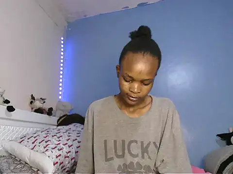 Snapshot of cyberbunnie chatting on November 18, 11:47 am cyberbunnie online show from November 18, 11:47 am