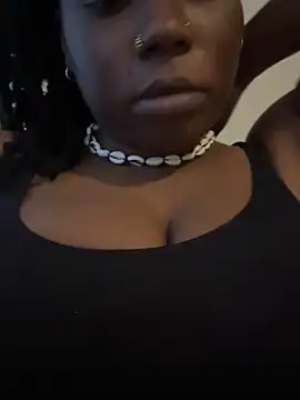 Snapshot of Bali_baddie_x chatting on February 28, 3:26 pm Bali baddie x online show from February 28, 3:26 pm