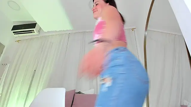 Petite Lucie online show from November 5, 7:03 pm