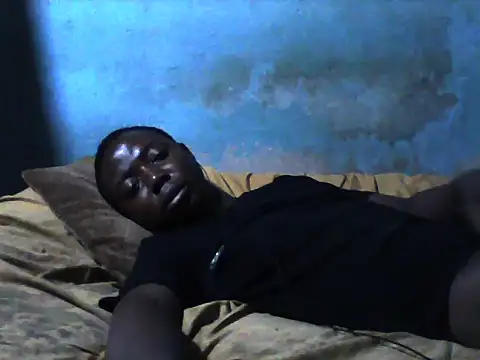 Snapshot of little__joy chatting on March 14, 12:43 am little joy online show from March 14, 12:43 am