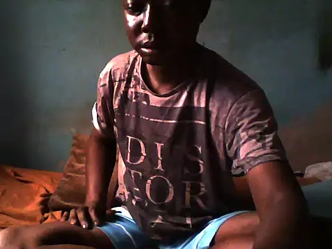 Snapshot of little__joy chatting on December 19, 3:19 pm little joy online show from December 19, 3:19 pm