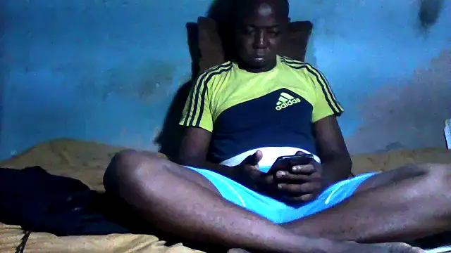 Snapshot of little__joy chatting on February 3, 4:10 am little joy online show from February 3, 4:10 am