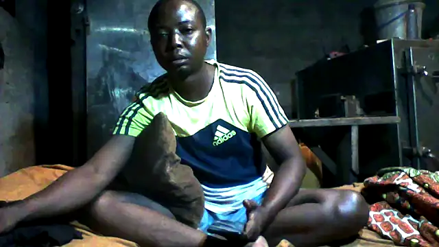 Snapshot of little__joy chatting on February 11, 8:14 pm little joy online show from February 11, 8:14 pm