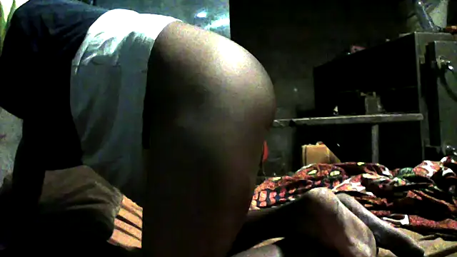 Snapshot of little__joy chatting on February 15, 1:13 am little joy online show from February 15, 1:13 am