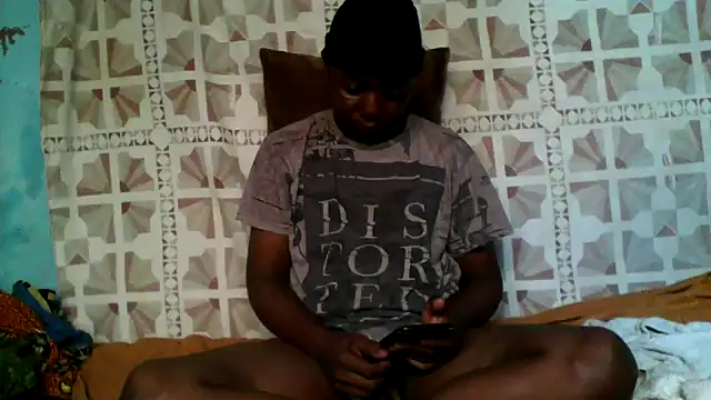 Snapshot of little__joy chatting on March 1, 3:47 pm little joy online show from March 1, 3:47 pm