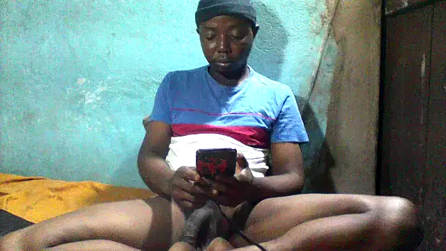 Snapshot of little__joy chatting on March 3, 9:42 pm little joy online show from March 3, 9:42 pm