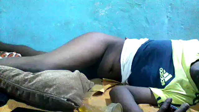 Snapshot of little__joy chatting on March 10, 10:04 pm little joy online show from March 10, 10:04 pm