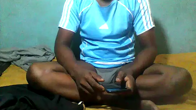 Snapshot of little__joy chatting on May 10, 12:32 pm little joy online show from May 10, 12:32 pm
