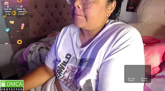 Snapshot of KittyHot20 chatting on March 21, 7:24 pm KittyHot20 online show from March 21, 7:24 pm