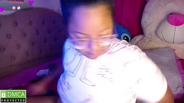 Snapshot of KittyHot20 chatting on October 10, 4:06 pm KittyHot20 online show from October 10, 4:06 pm