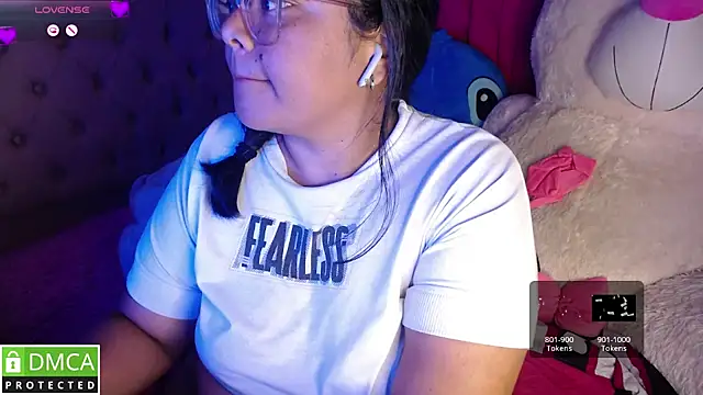 Snapshot of KittyHot20 chatting on October 11, 4:12 am KittyHot20 online show from October 11, 4:12 am