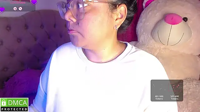 Snapshot of KittyHot20 chatting on November 8, 2:06 pm KittyHot20 online show from November 8, 2:06 pm