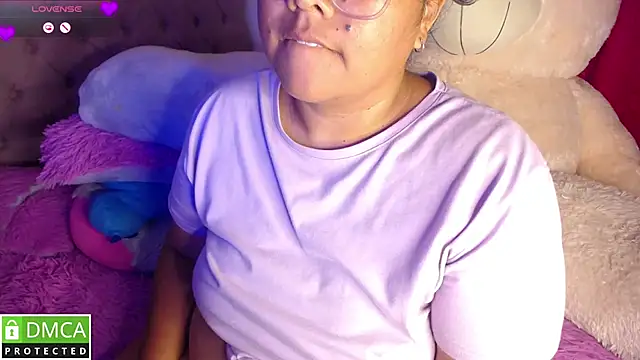 Snapshot of KittyHot20 chatting on November 24, 2:55 am KittyHot20 online show from November 24, 2:55 am