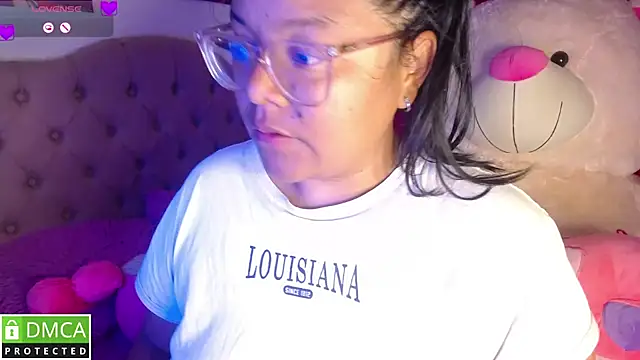 Snapshot of KittyHot20 chatting on November 30, 4:11 pm KittyHot20 online show from November 30, 4:11 pm