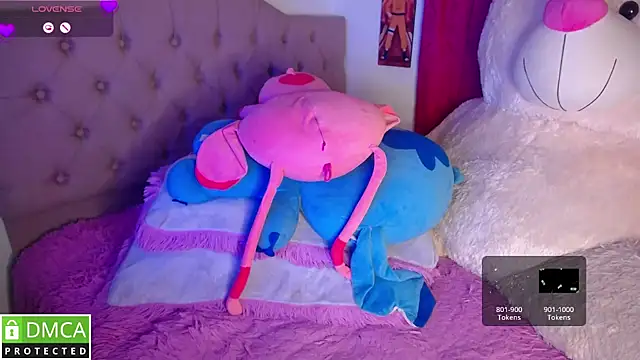 Snapshot of KittyHot20 chatting on December 15, 10:14 pm KittyHot20 online show from December 15, 10:14 pm