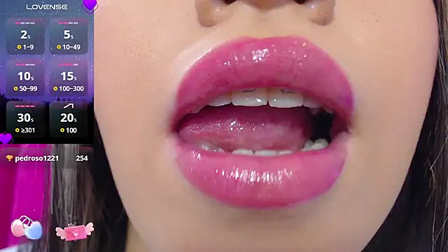 Snapshot of krysten_ritter2 chatting on March 4, 7:30 am krysten ritter2 online show from March 4, 7:30 am