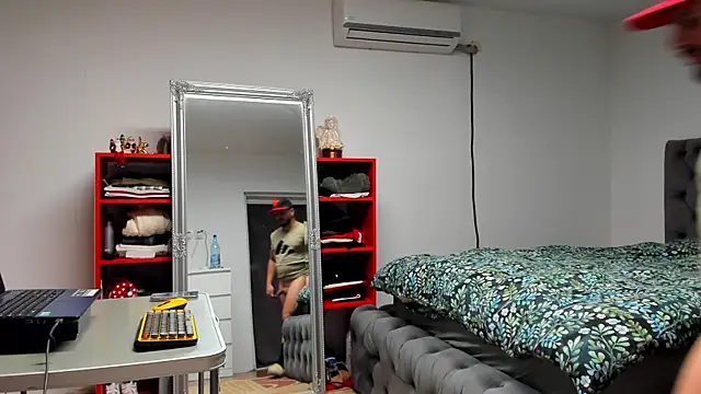 supermanboy94 online show from December 3, 6:37 am