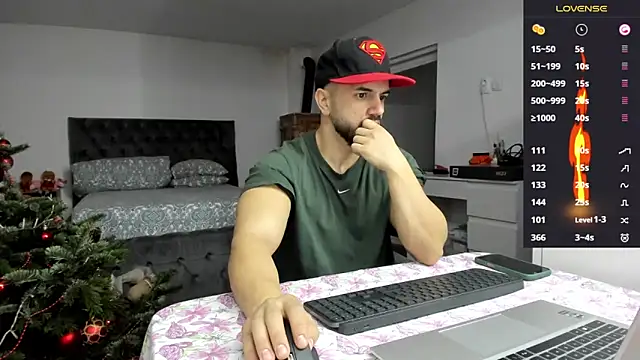 supermanboy94 online show from December 5, 6:44 am