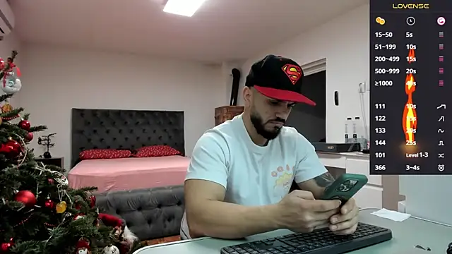 supermanboy94 online show from December 16, 7:02 am