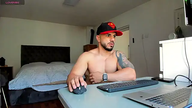 supermanboy94 online show from May 5, 5:37 am