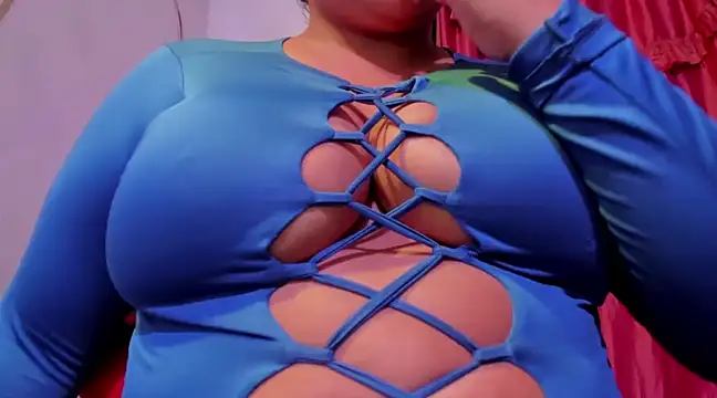 Snapshot of Kika_teem chatting on January 17, 3:45 am Kika teem online show from January 17, 3:45 am