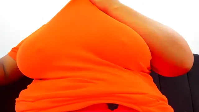 Snapshot of Kika_teem chatting on October 2, 6:15 pm Kika teem online show from October 2, 6:15 pm