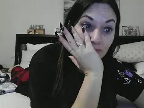 Snapshot of CrystalLakeXO chatting on January 21, 9:03 am CrystalLakeXO online show from January 21, 9:03 am