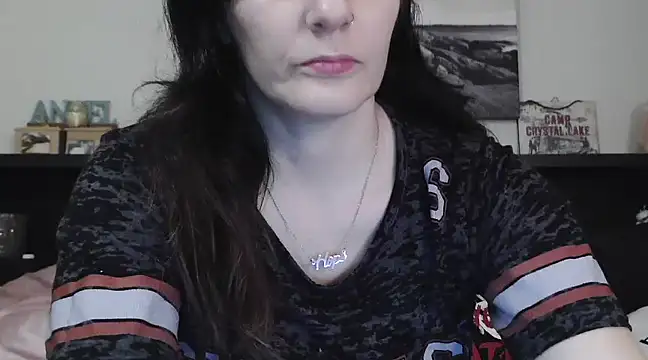 Snapshot of CrystalLakeXO chatting on March 20, 4:07 am CrystalLakeXO online show from March 20, 4:07 am