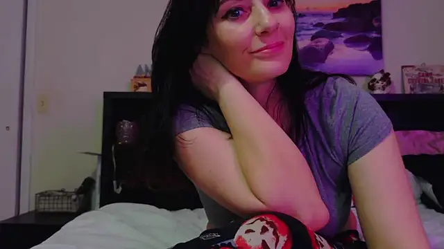 Snapshot of CrystalLakeXO chatting on November 20, 7:08 am CrystalLakeXO online show from November 20, 7:08 am