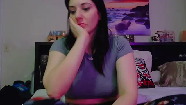 Snapshot of CrystalLakeXO chatting on December 2, 7:57 am CrystalLakeXO online show from December 2, 7:57 am