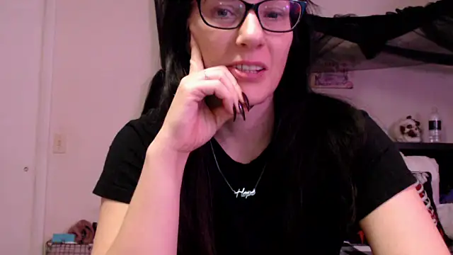Snapshot of CrystalLakeXO chatting on June 14, 8:27 am CrystalLakeXO online show from June 14, 8:27 am