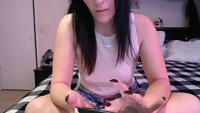 Snapshot of CrystalLakeXO chatting on June 25, 5:12 am CrystalLakeXO online show from June 25, 5:12 am