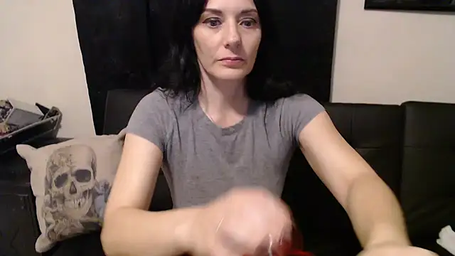 Snapshot of CrystalLakeXO chatting on July 7, 9:57 am CrystalLakeXO online show from July 7, 9:57 am