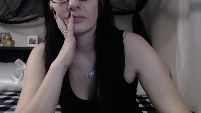 Snapshot of CrystalLakeXO chatting on July 27, 5:36 am CrystalLakeXO online show from July 27, 5:36 am