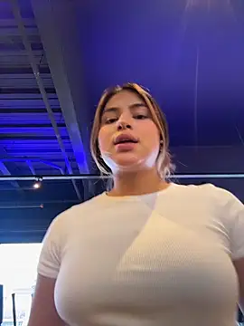 SaraParisi online show from October 31, 5:36 pm