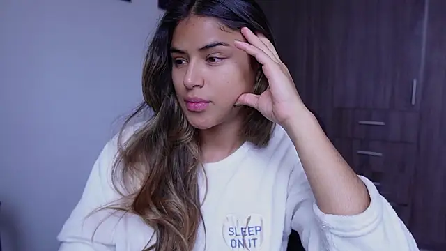 SaraParisi online show from March 7, 3:20 pm