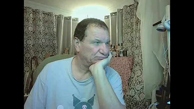 Snapshot of coryassman chatting on June 17, 5:10 am coryassman online show from June 17, 5:10 am