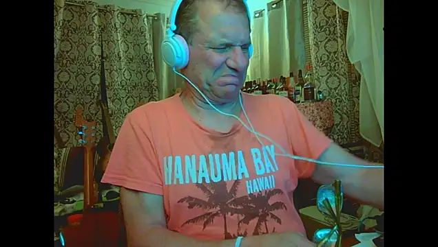 Snapshot of coryassman chatting on July 4, 5:35 am coryassman online show from July 4, 5:35 am