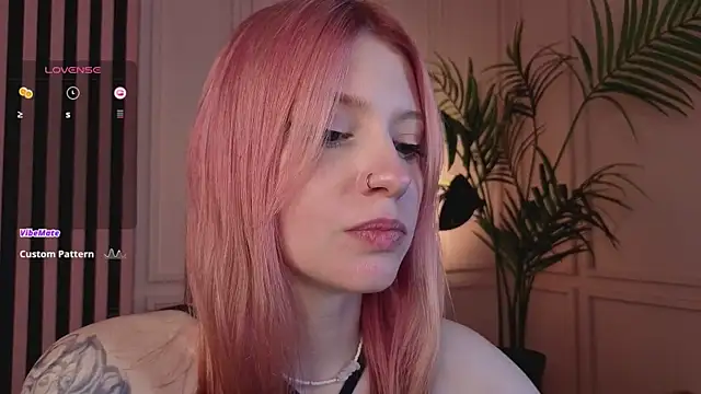 arielabradberry online show from July 23, 11:52 am