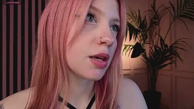 arielabradberry online show from July 24, 11:19 am