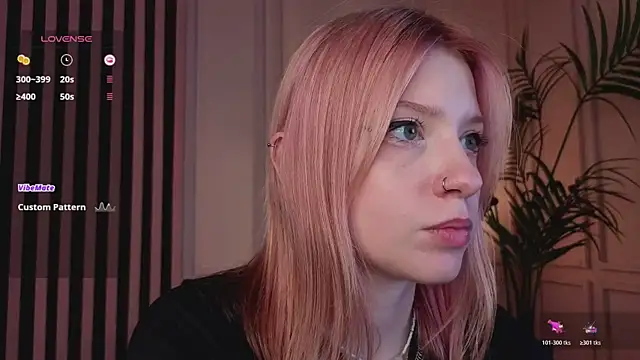 arielabradberry online show from July 29, 3:32 pm