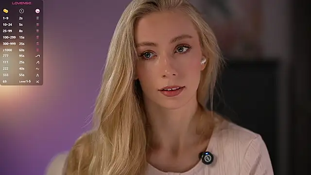 Snapshot of Vika54784 chatting on October 30, 6:04 am Vika54784 online show from October 30, 6:04 am