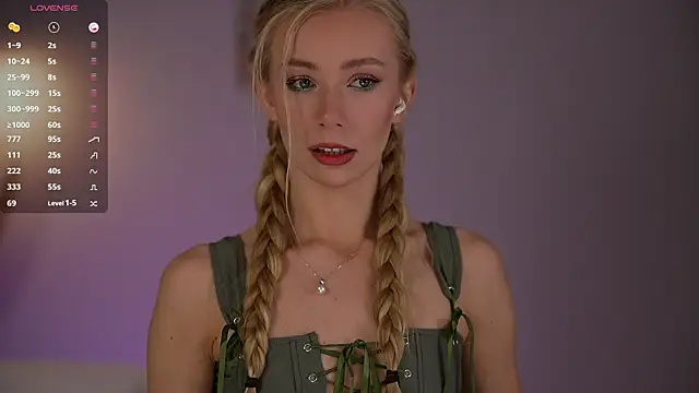 Snapshot of Vika54784 chatting on November 23, 4:01 am Vika54784 online show from November 23, 4:01 am