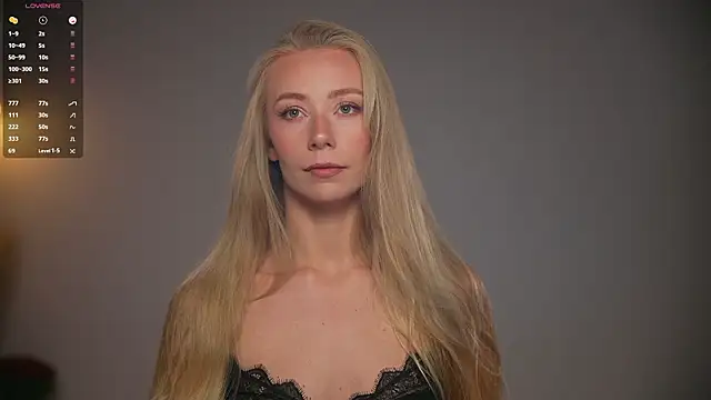 Snapshot of Vika54784 chatting on March 8, 6:17 am Vika54784 online show from March 8, 6:17 am