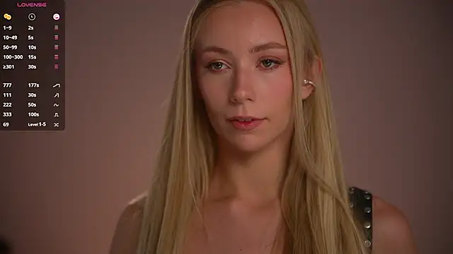 Snapshot of Vika54784 chatting on March 14, 3:45 am Vika54784 online show from March 14, 3:45 am