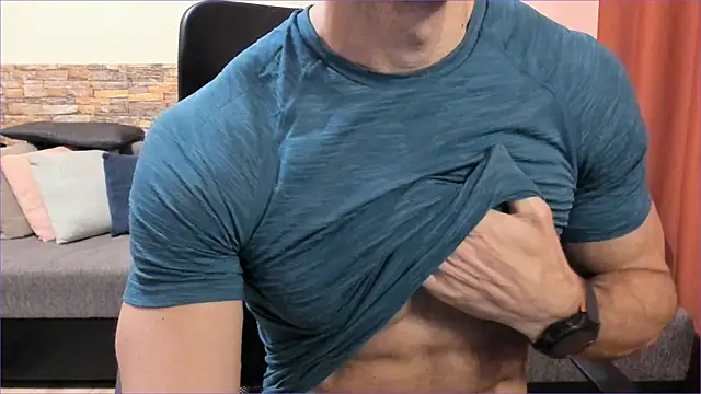 HotHunkTrainer online show from November 19, 8:14 am