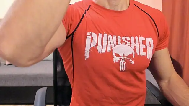 HotHunkTrainer online show from November 25, 8:25 am