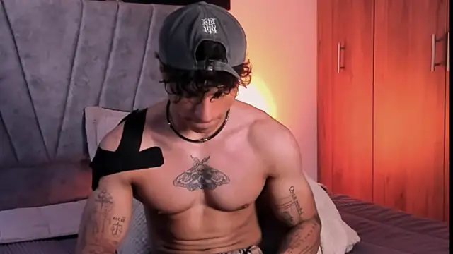 Thomas Fit1 online show from October 8, 5:43 pm