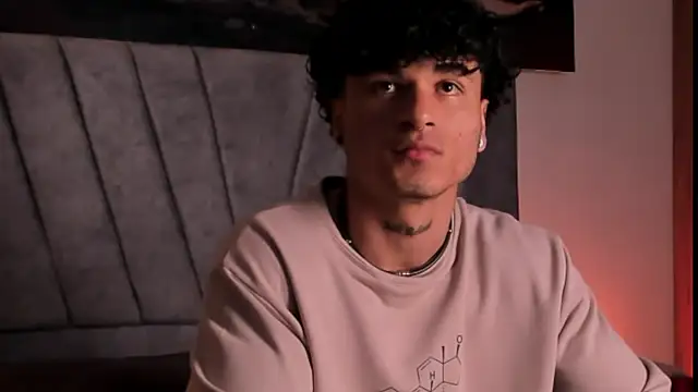 Thomas Fit1 online show from December 14, 2:50 am